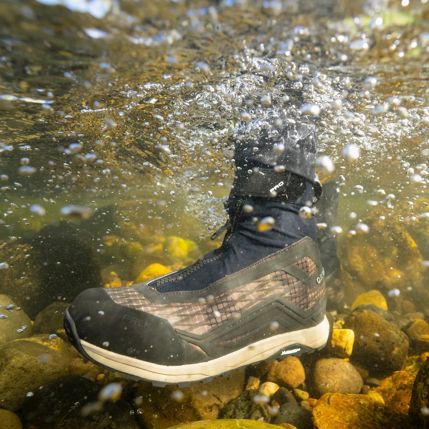 Orvis Fly Fishing PRO Approach Hiker - Camo